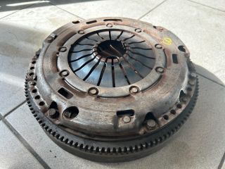 bontott VW TOURAN Kuplung Szett Lendkerékkel