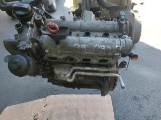 bontott VW TOURAN Motor (Fűzött blokk hengerfejjel)