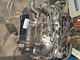 bontott VW TOURAN Motor (Fűzött blokk hengerfejjel)