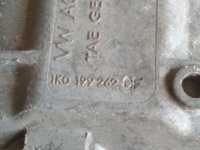 bontott VW TOURAN Motor Tartó Bak Bal