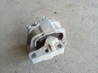 bontott VW TOURAN Motor Tartó Bak Bal