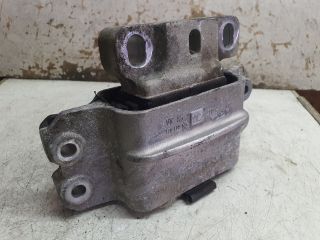 bontott VW TOURAN Motor Tartó Bak (Fém)