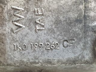 bontott VW TOURAN Motor Tartó Bak (Fém)