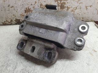 bontott VW TOURAN Motor Tartó Bak (Fém)