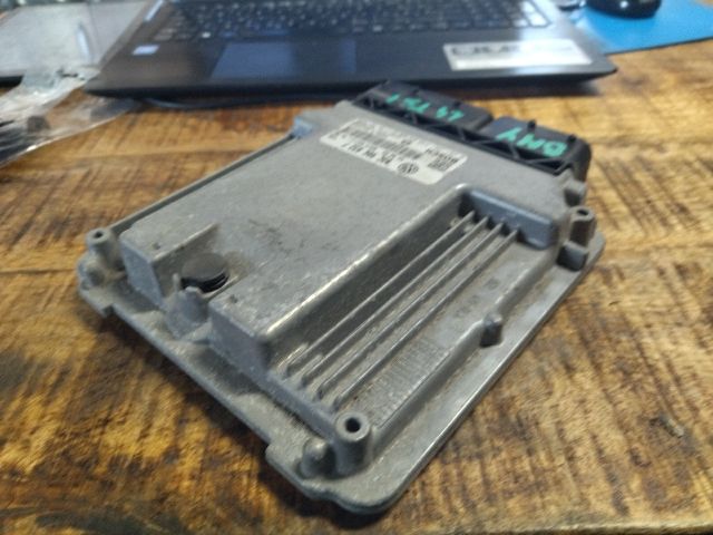 bontott VW TOURAN Motorvezérlő