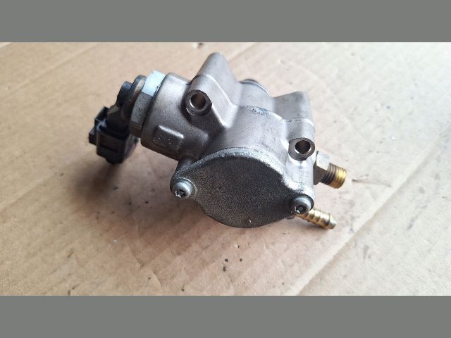 bontott VW TOURAN Nagynyomású Szivattyú