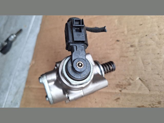 bontott VW TOURAN Nagynyomású Szivattyú