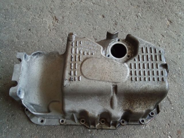 bontott VW TOURAN Olajteknő