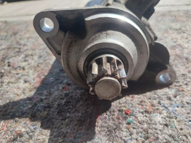 bontott VW TOURAN Önindító