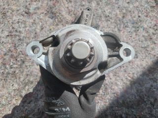 bontott VW TOURAN Önindító