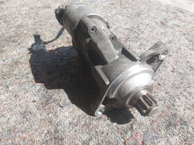 bontott VW TOURAN Önindító