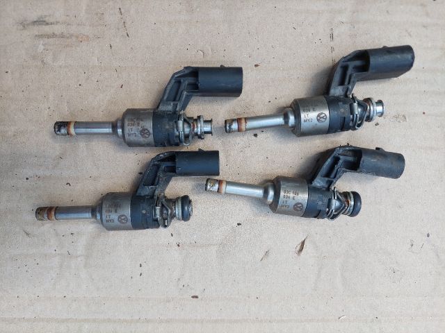 bontott VW TOURAN Porlasztó Sor / Híd