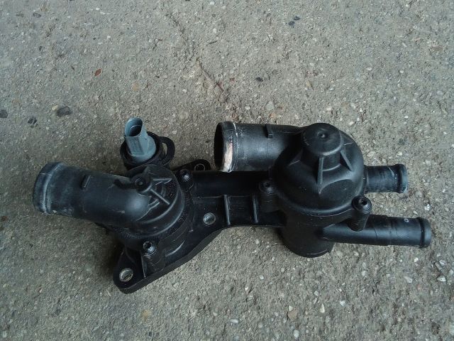 bontott VW TOURAN Termosztátház