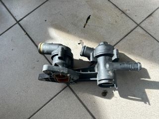 bontott VW TOURAN Termosztátház