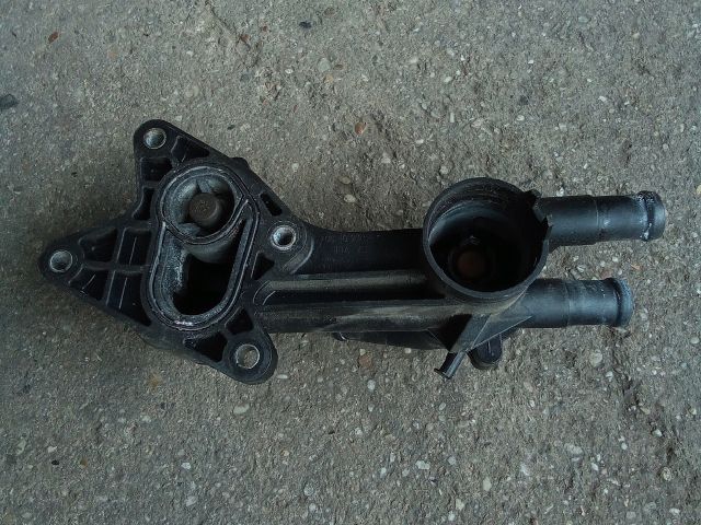 bontott VW TOURAN Termosztátház