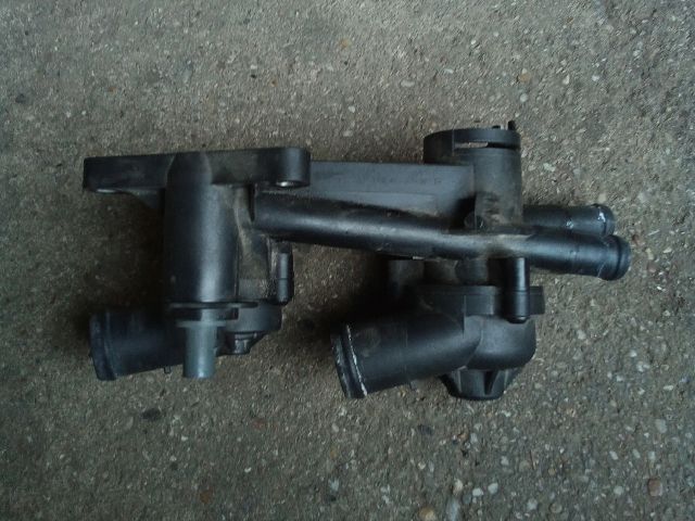 bontott VW TOURAN Termosztátház