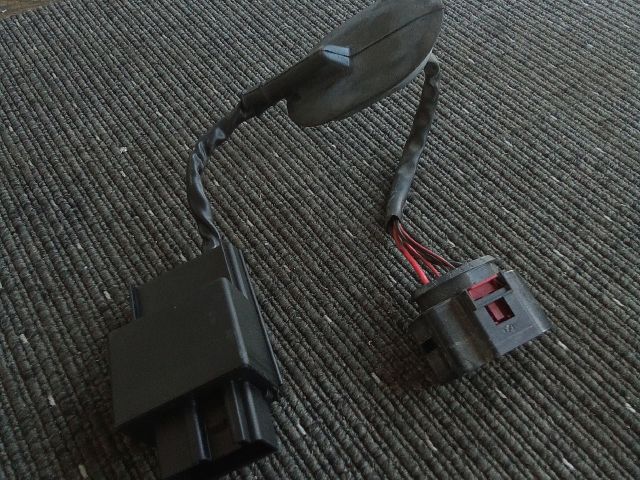 bontott VW TOURAN Üzemanyag Szivattyú Relé