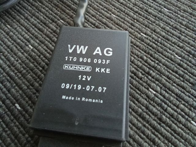 bontott VW TOURAN Üzemanyag Szivattyú Relé