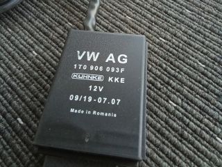 bontott VW TOURAN Üzemanyag Szivattyú Relé