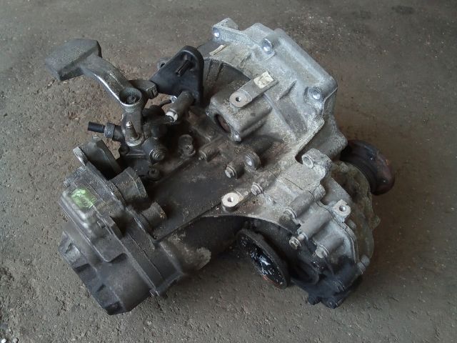 bontott VW TOURAN Váltó (Mechanikus)