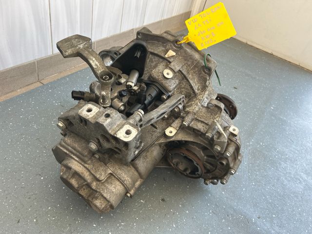 bontott VW TOURAN Váltó (Mechanikus)