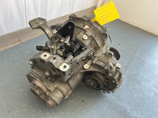 bontott VW TOURAN Váltó (Mechanikus)