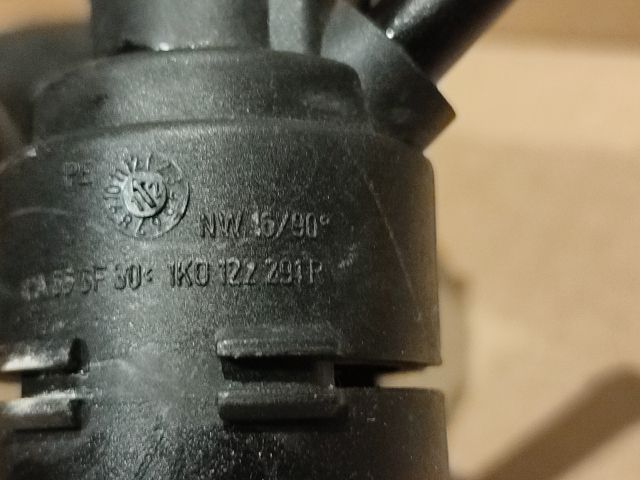 bontott VW TOURAN Vízcső