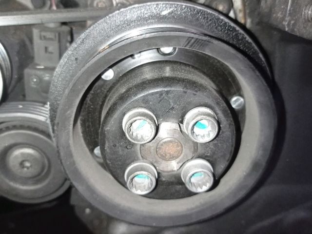 bontott VW TOURAN Vízpumpa Szíjtárcsa