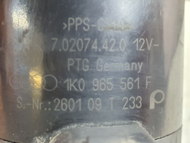 bontott VW TOURAN Vízpumpa