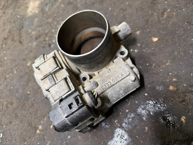 bontott VW TOURAN Fojtószelep (Elektromos)