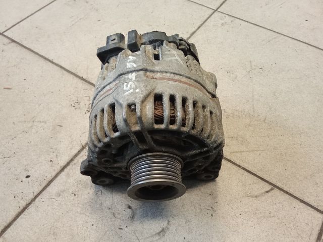 bontott VW TOURAN Generátor