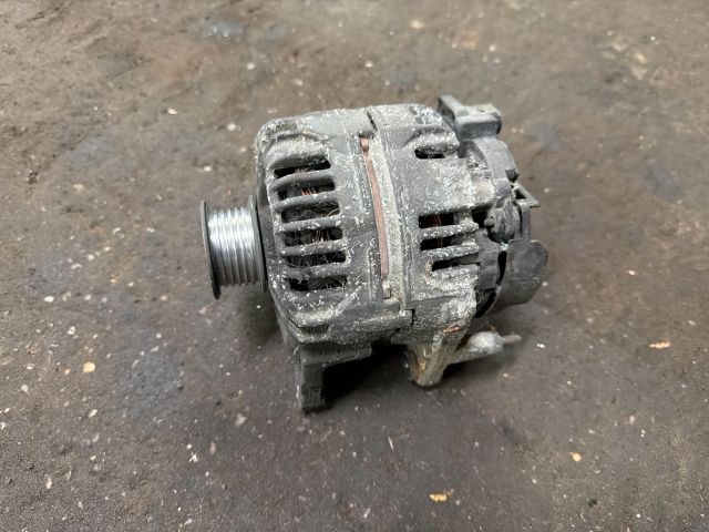 bontott VW TOURAN Generátor