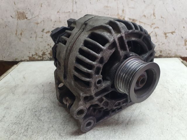 bontott VW TOURAN Generátor