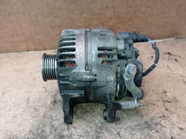 bontott VW TOURAN Generátor