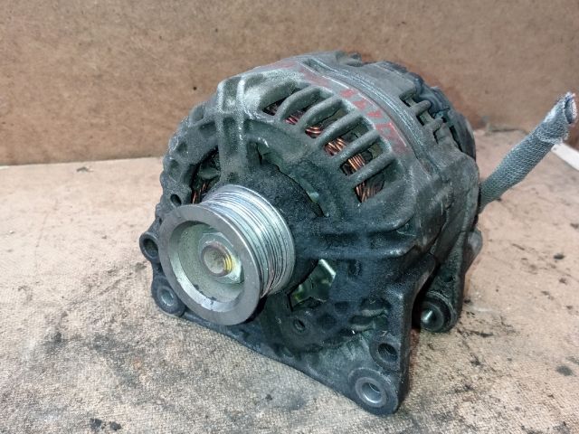 bontott VW TOURAN Generátor