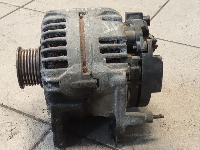 bontott VW TOURAN Generátor
