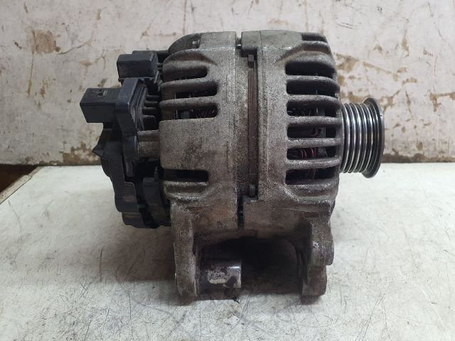 bontott VW TOURAN Generátor