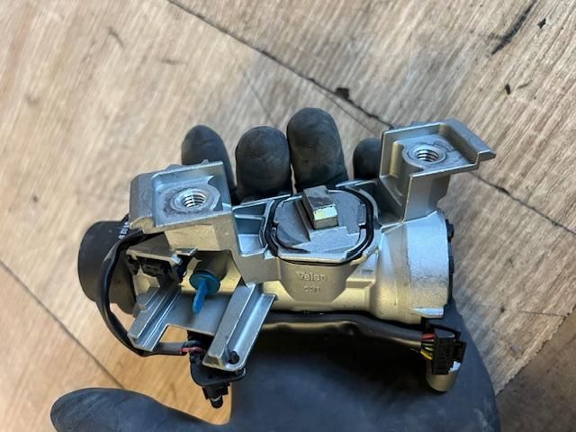 bontott VW TOURAN Gyújtáskapcsoló