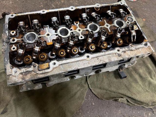 bontott VW TOURAN Hengerfej