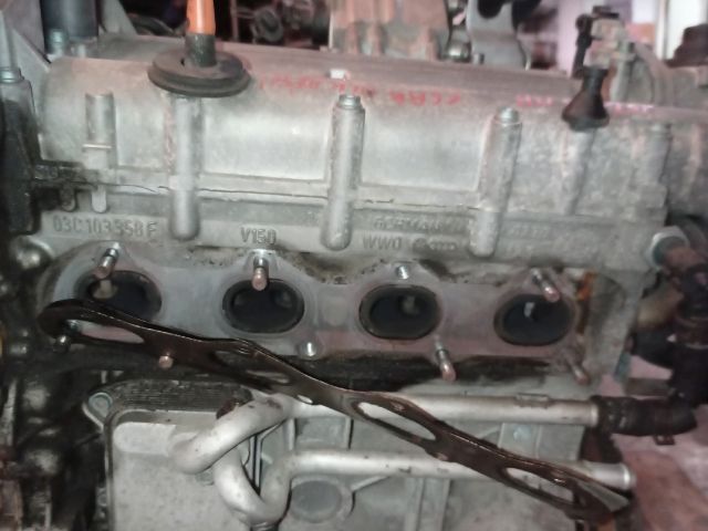 bontott VW TOURAN Hengerfej