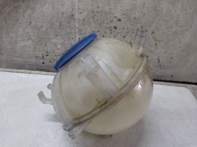 bontott VW TOURAN Kiegyenlítő Tartály