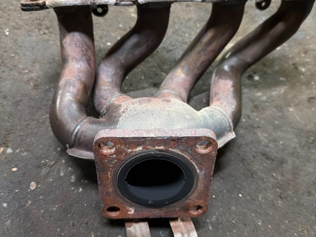 bontott VW TOURAN Leömlő (Soros)