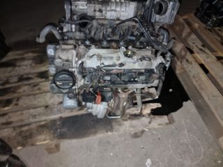 bontott VW TOURAN Motor (Fűzött blokk hengerfejjel)