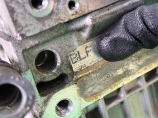 bontott VW TOURAN Motor (Fűzött blokk hengerfejjel)