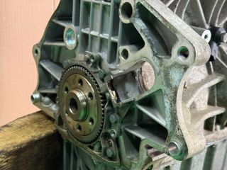 bontott VW TOURAN Motor (Fűzött blokk hengerfejjel)