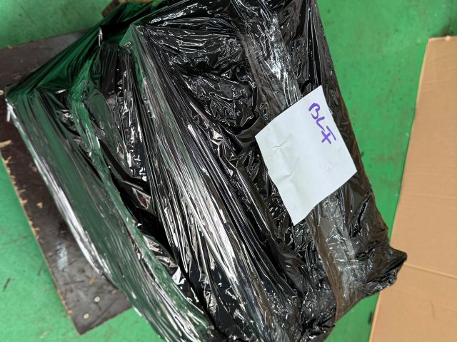 bontott VW TOURAN Motor (Fűzött blokk hengerfejjel)