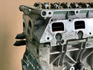 bontott VW TOURAN Motor (Fűzött blokk hengerfejjel)