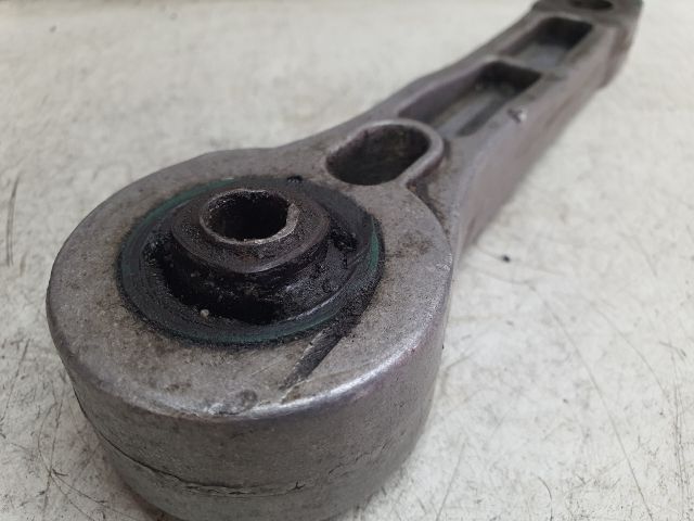 bontott VW TOURAN Motor Tartó Bak (Fém)