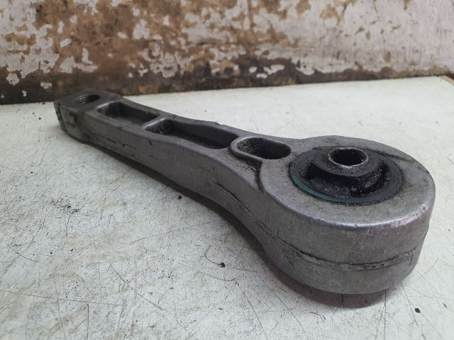 bontott VW TOURAN Motor Tartó Bak (Fém)