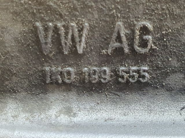 bontott VW TOURAN Motor Tartó Bak (Fém)